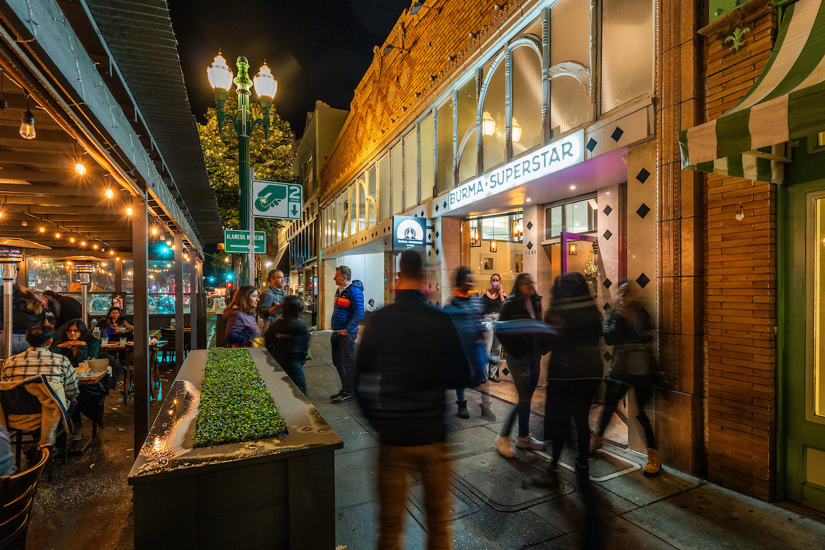 20231118-193209-CoA-Comms-ShopLocal-ParkSt-BurmaSuperstar.jpg