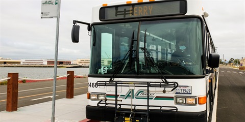 ACTransit_Carousel_Line-78.jpg