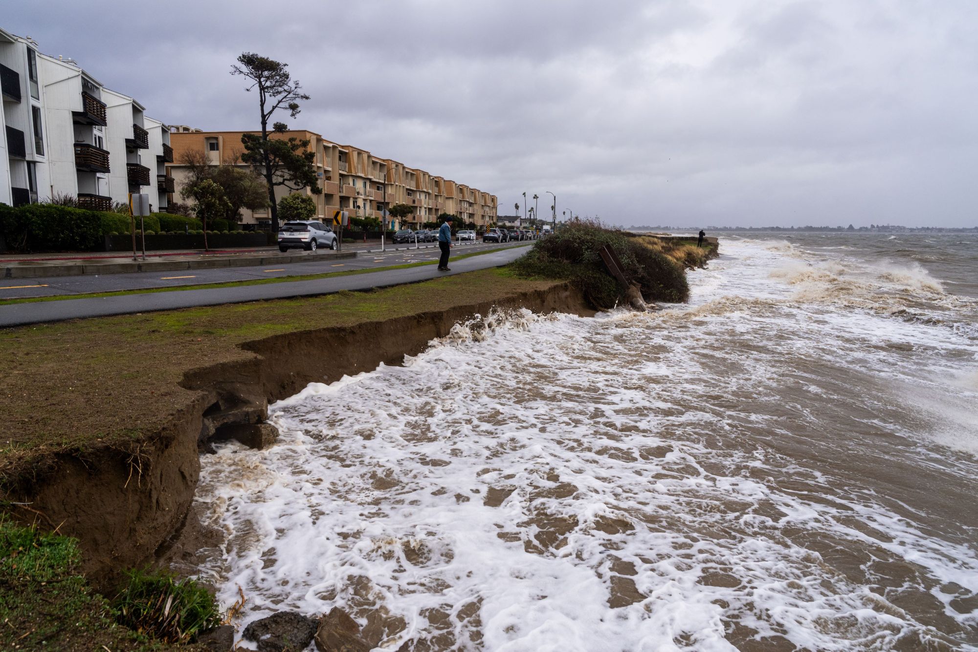 10_Alameda-KingTide-Storm-AlamedaBeach-mrz Low Reso.jpg