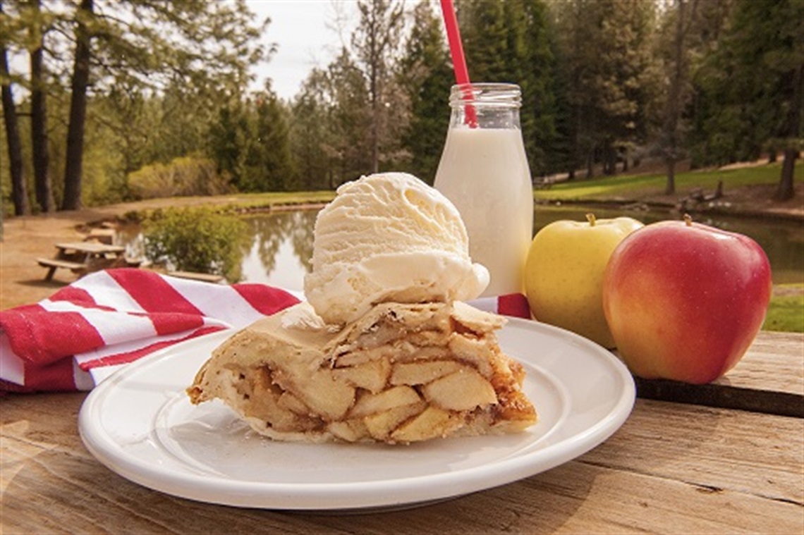hot-apple-pie-with-ice-cream.jpg