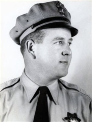 A picture of Deward Gresham looking to his right. 