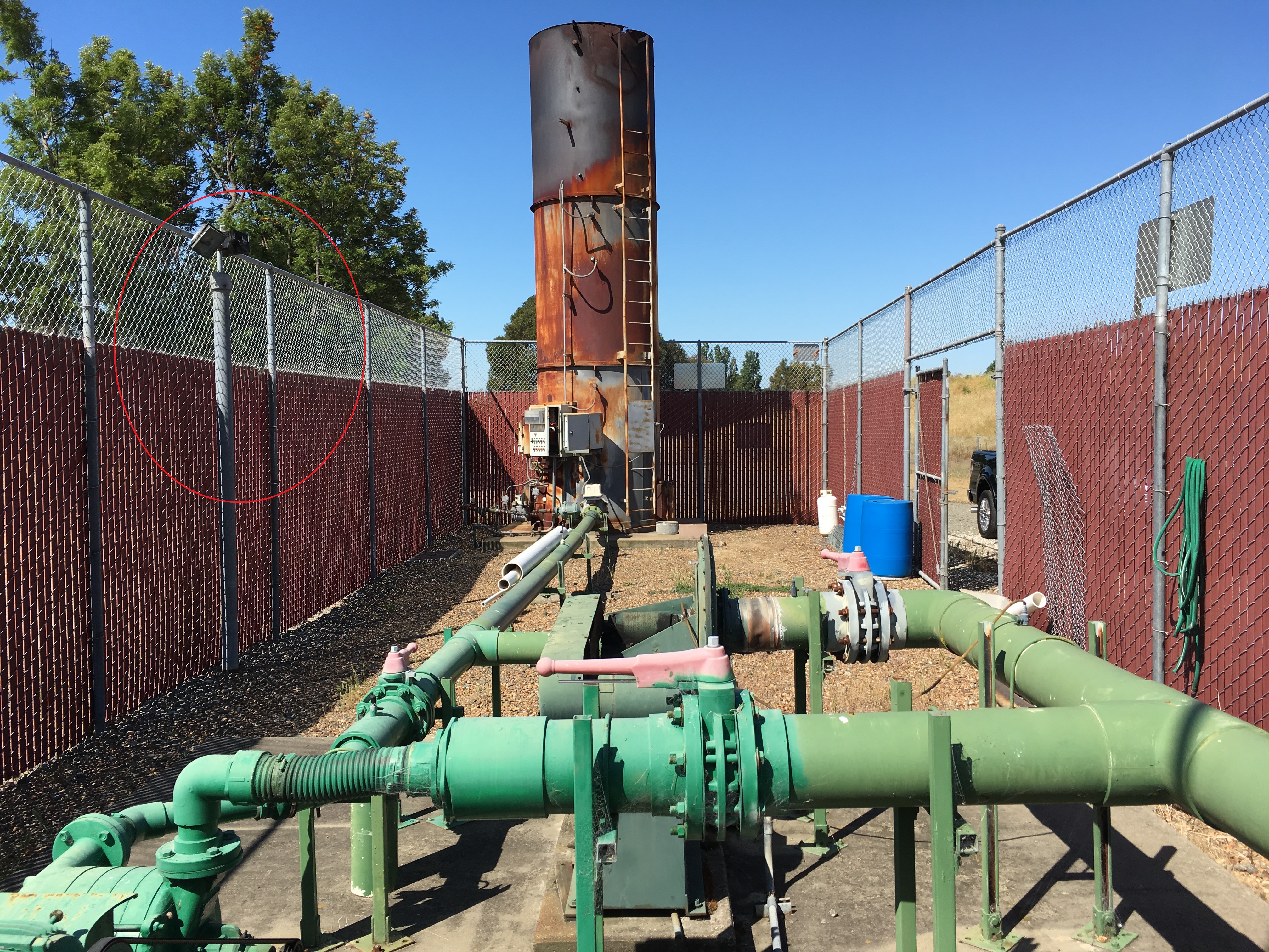 IMG_0132 light pole 2.jpg