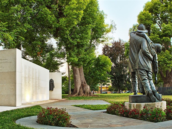 CA-Firefighters-Memorial-004.jpg